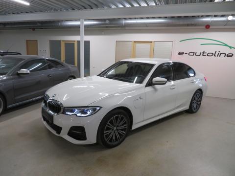 2021 BMW 330