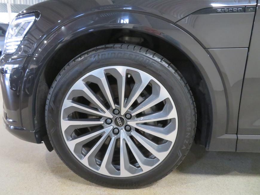 aa Audi Q8 e-tron Sportback S line quattro 55 300kW
