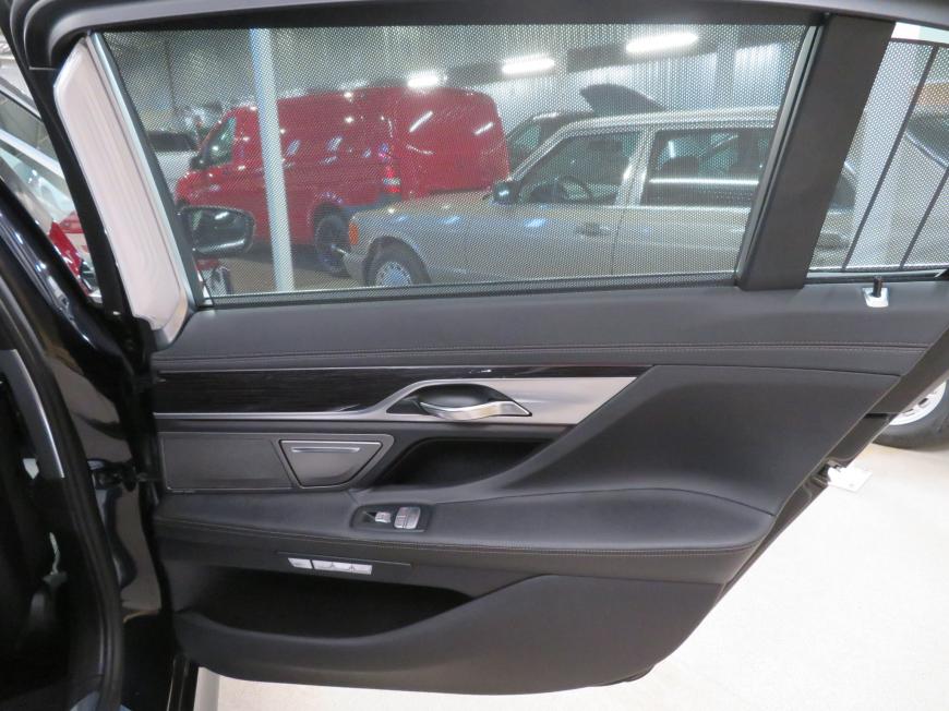 aa BMW 730d Lang xDrive M-Sportpakett 