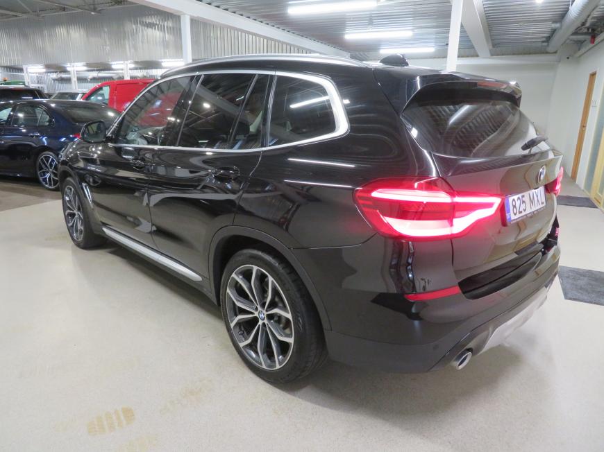 aa BMW X3 xDrive20i