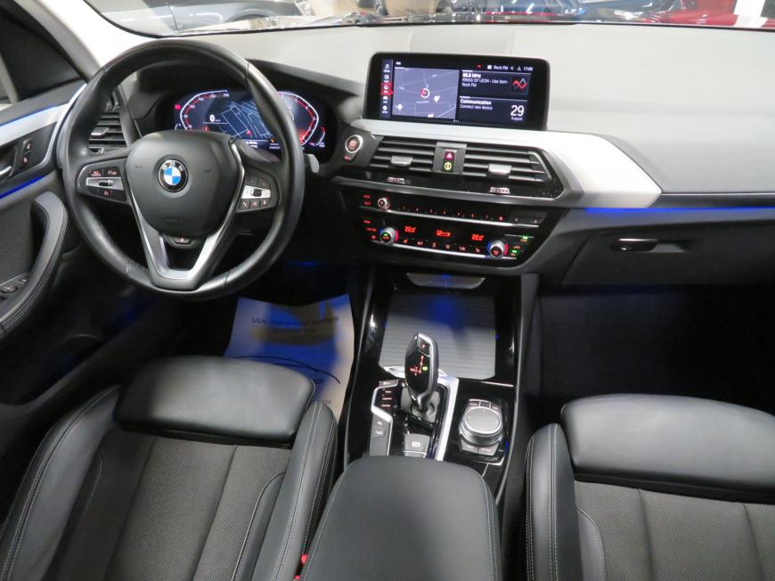 aa BMW X3 xDrive20i