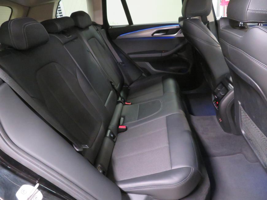 aa BMW X3 xDrive20i