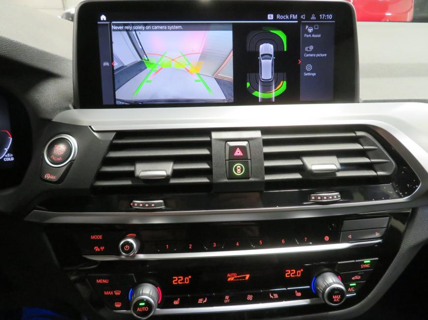 aa BMW X3 xDrive20i