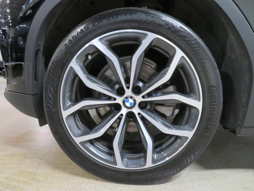 aa BMW X3 xDrive20i