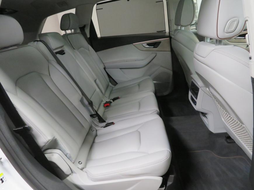 aa Audi Q7 S line 55 TFSI e quattro