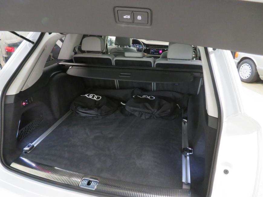aa Audi Q7 S line 55 TFSI e quattro