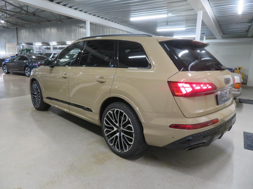 aa Audi Q7 SUV S line 45 TDI