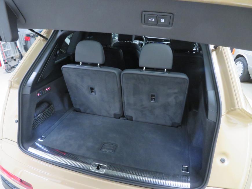 aa Audi Q7 SUV S line 45 TDI
