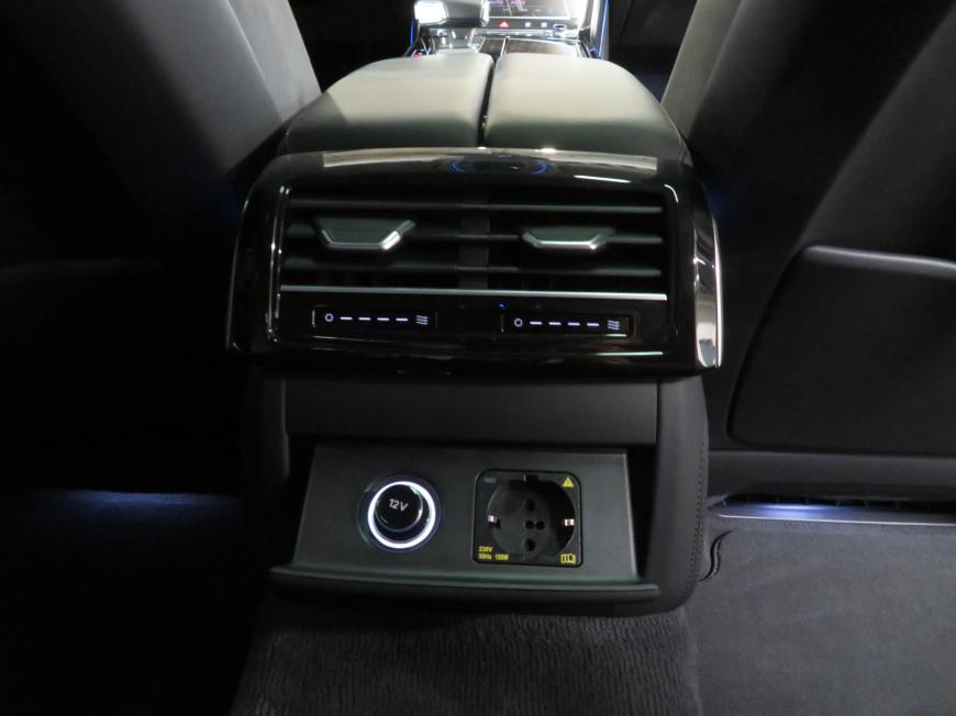 aa Audi A8 60 TFSI e quattro 