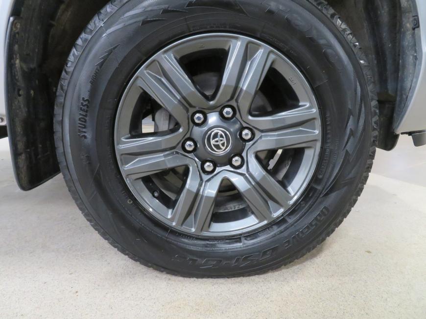 aa Toyota Hilux 
