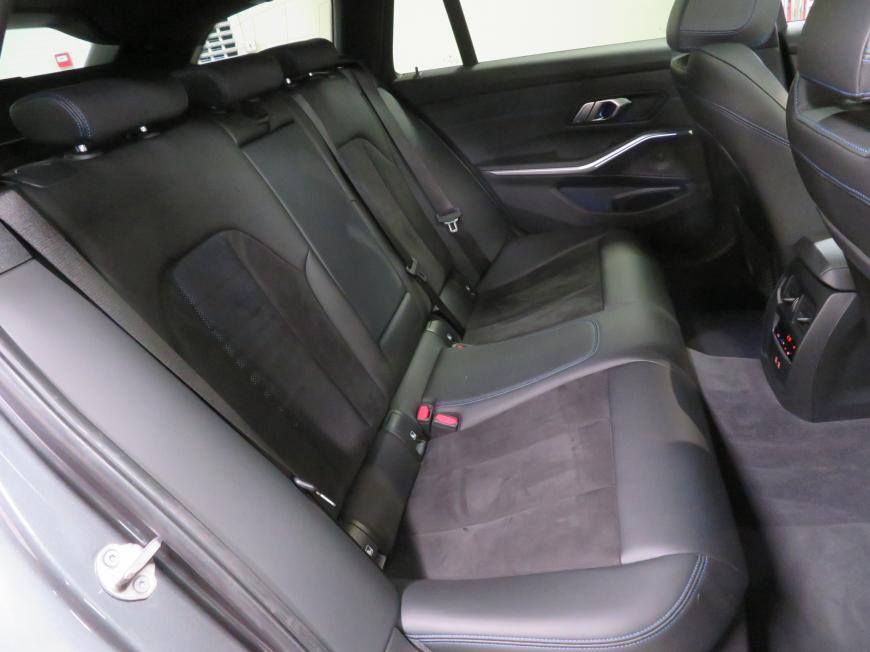 aa BMW 330 d xDrive Touring M-Sportpakett