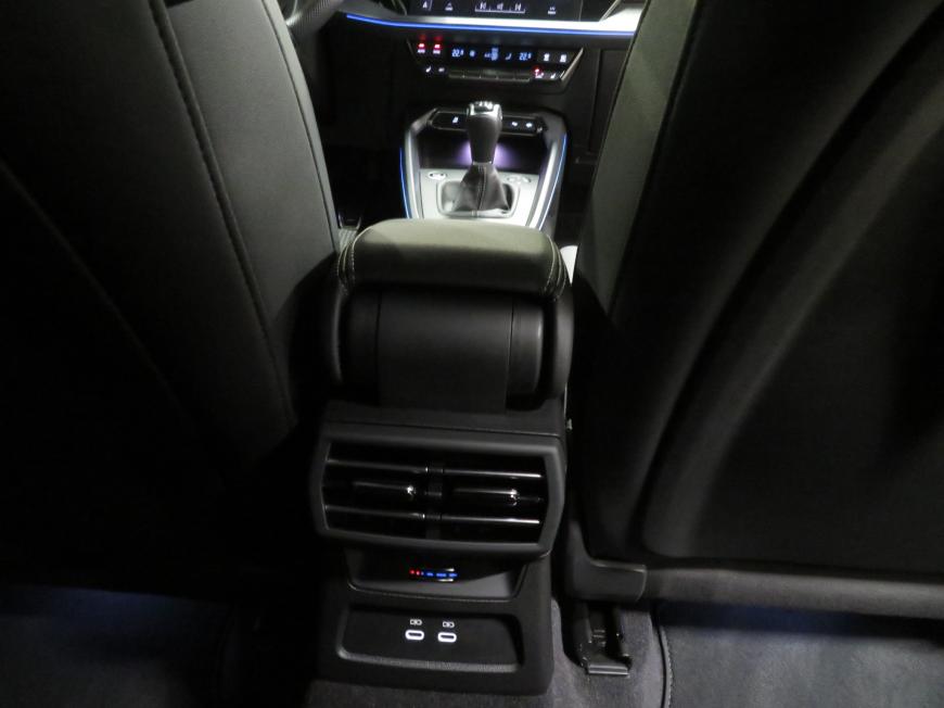 aa Audi A3 Sportback S line 30 TFSI