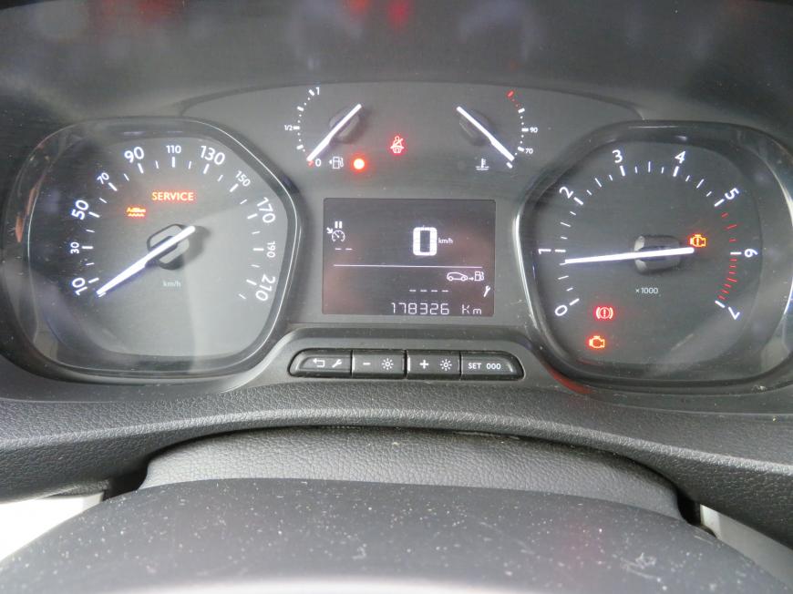 aa Toyota ProAce Verso