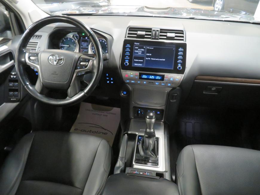 aa Toyota Land Cruiser Executive N1