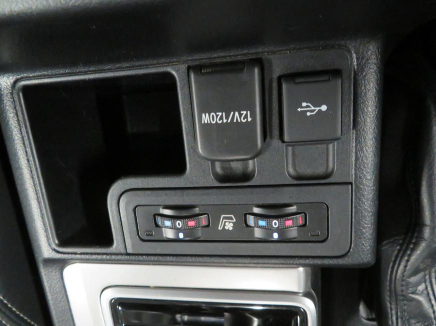 aa Toyota Land Cruiser Executive N1