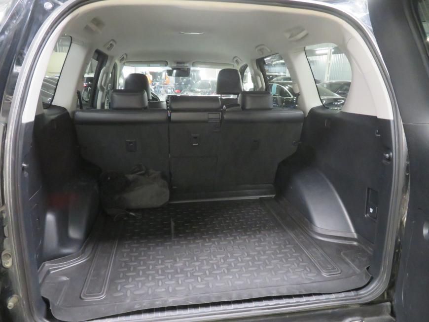 aa Toyota Land Cruiser Executive N1