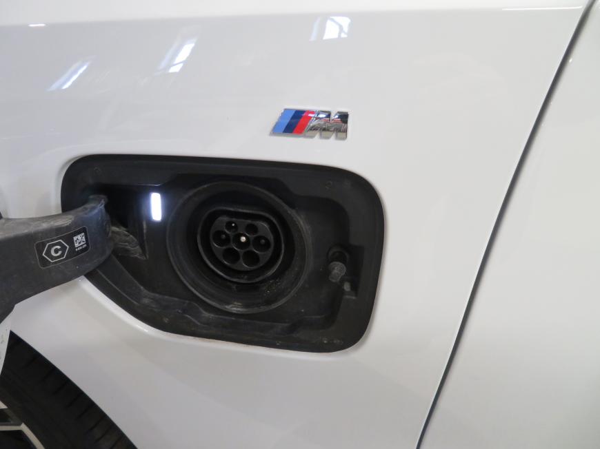 aa BMW 330 e xDrive Touring M-Sportpakett