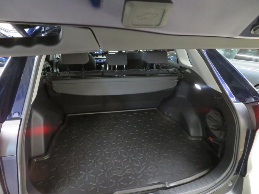 aa Toyota RAV4 Luxury Limited