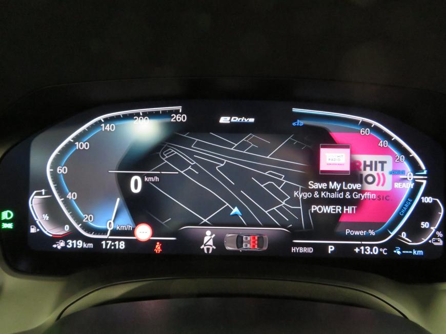 aa BMW 330 e xDrive M-Sportpakett