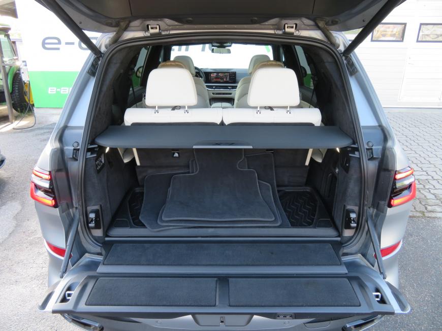 aa BMW X7 xDrive40d M-Sportpakett