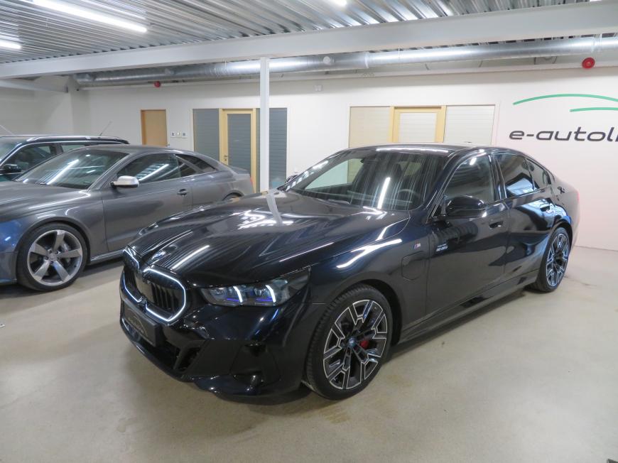 aa BMW 550 e xDrive M-Sportpakett