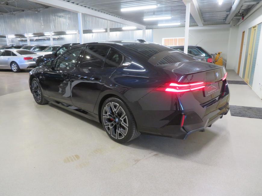aa BMW 550 e xDrive M-Sportpakett