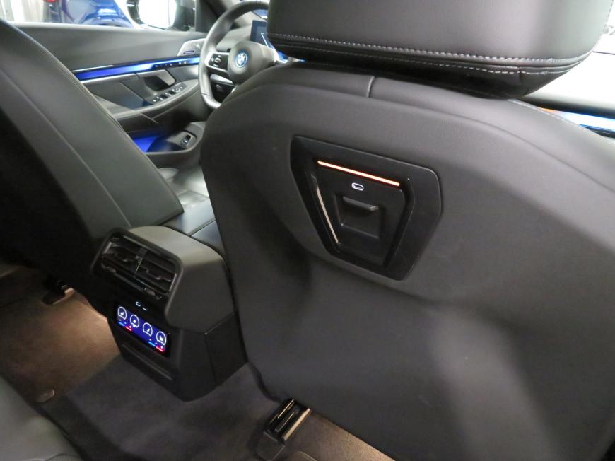 aa BMW 550 e xDrive M-Sportpakett
