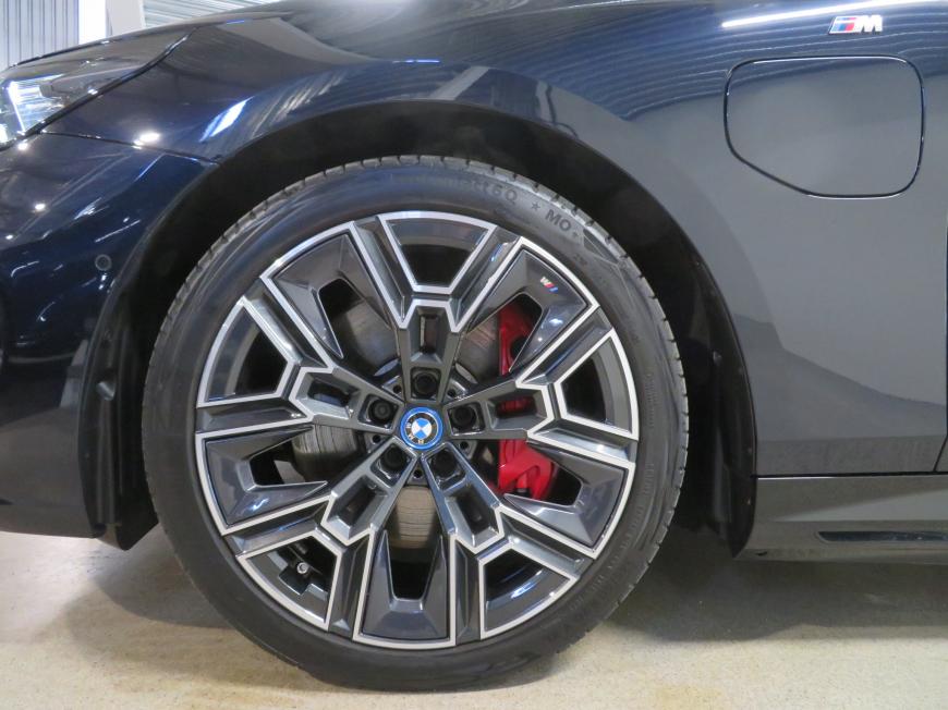 aa BMW 550 e xDrive M-Sportpakett