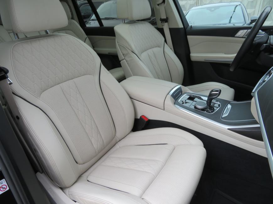 aa BMW X7 xDrive40d