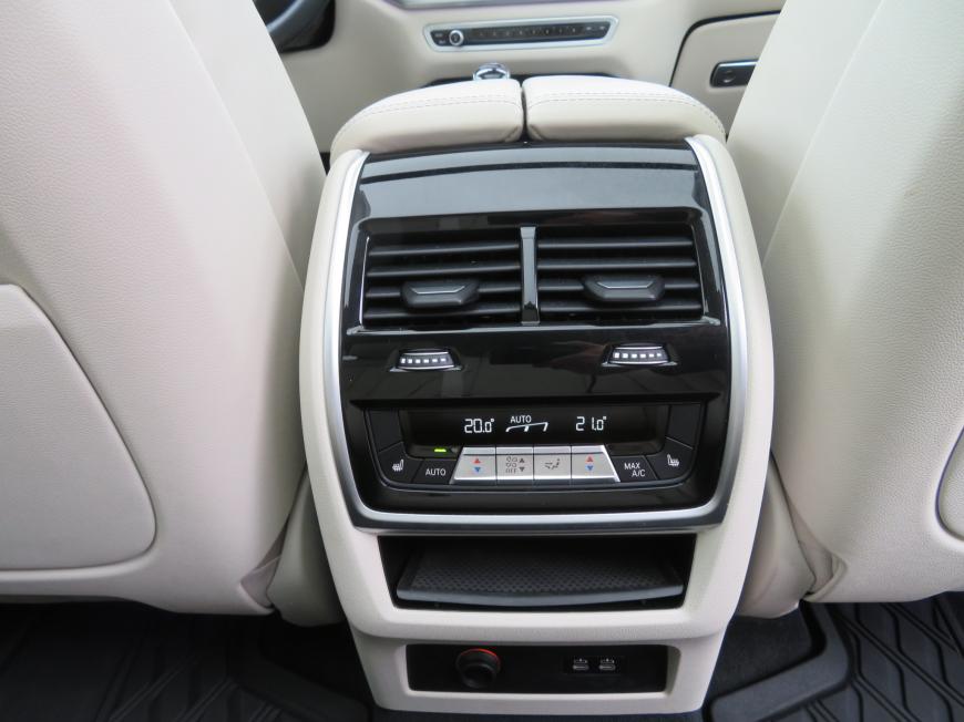 aa BMW X7 xDrive40d