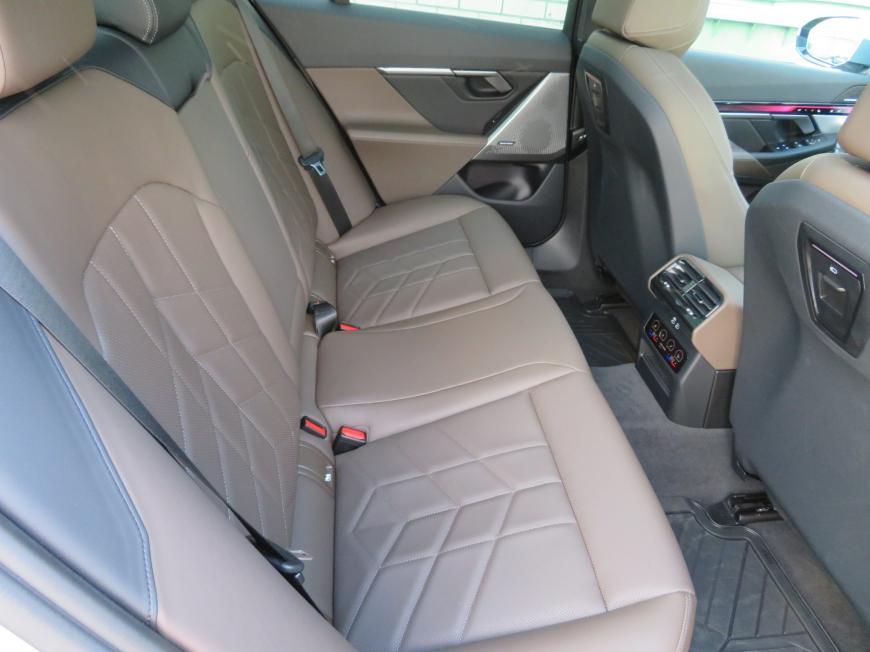 aa BMW i5 eDrive40 M-Sportpakett