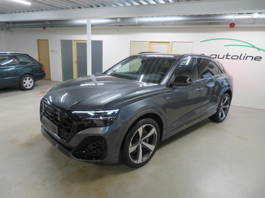 aa Audi Q8 SUV S line 55 TFSI e quattro