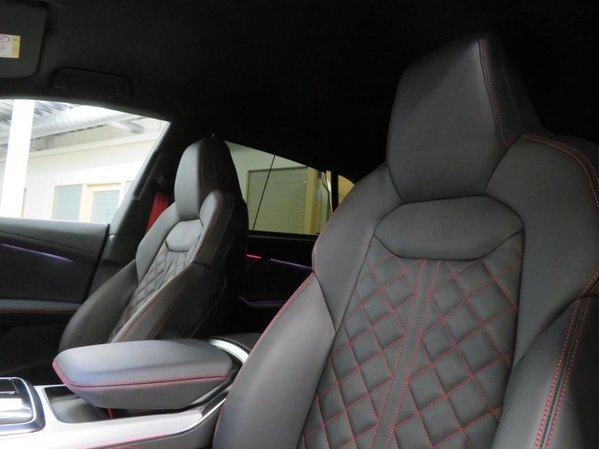 aa Audi Q8 SUV S line 55 TFSI e quattro