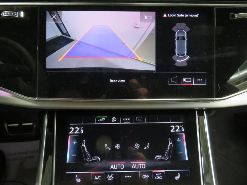 aa Audi Q8 SUV S line 55 TFSI e quattro