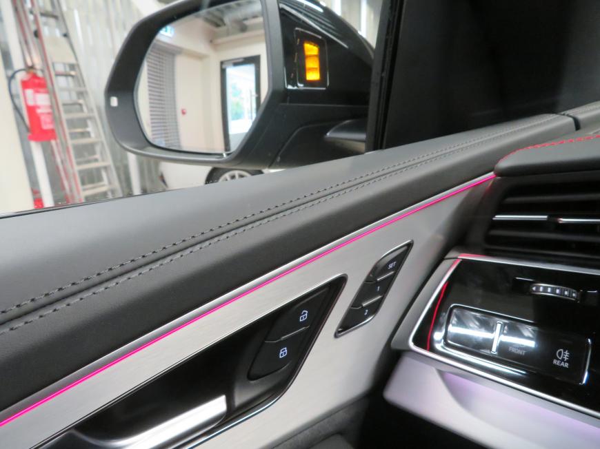 aa Audi Q8 SUV S line 55 TFSI e quattro