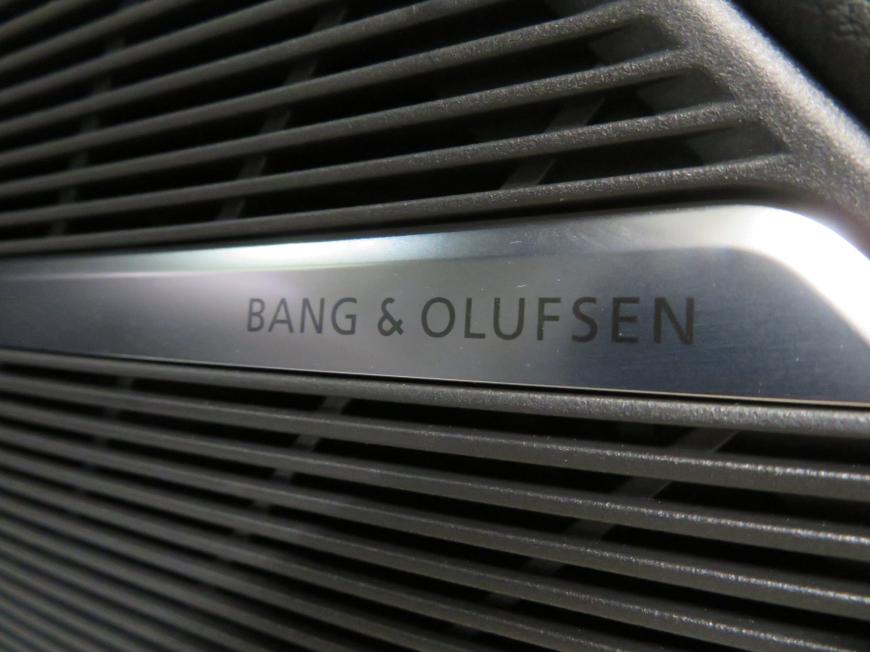 aa Audi Q8 SUV S line 55 TFSI e quattro
