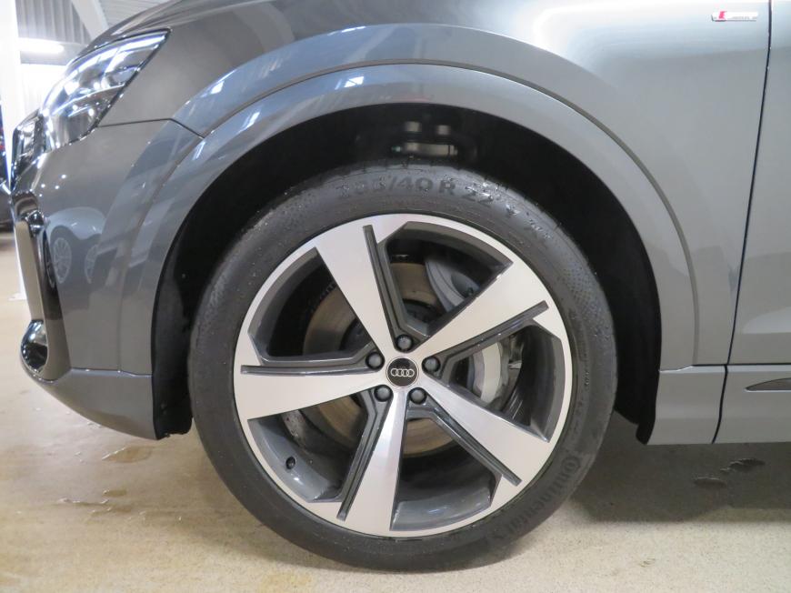 aa Audi Q8 SUV S line 55 TFSI e quattro