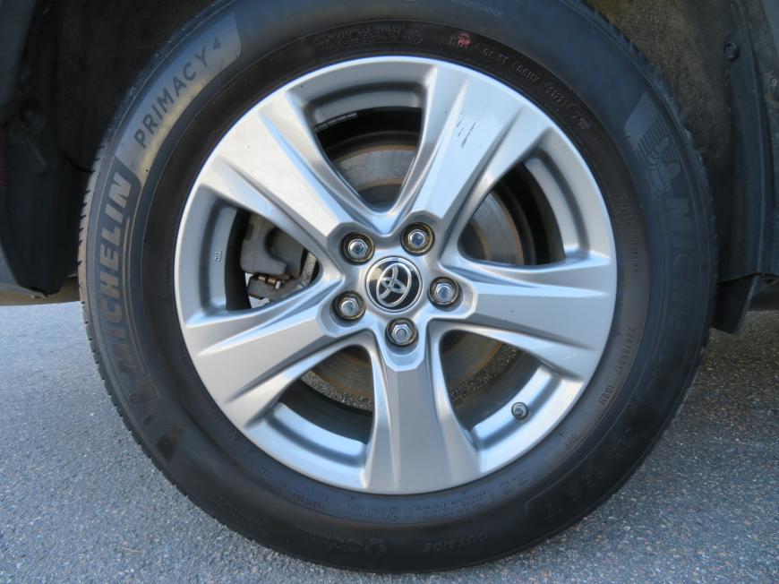 aa Toyota RAV4 Luxury