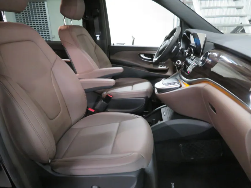 aa Mercedes-Benz V 300 4matic AMG Avangarde N1