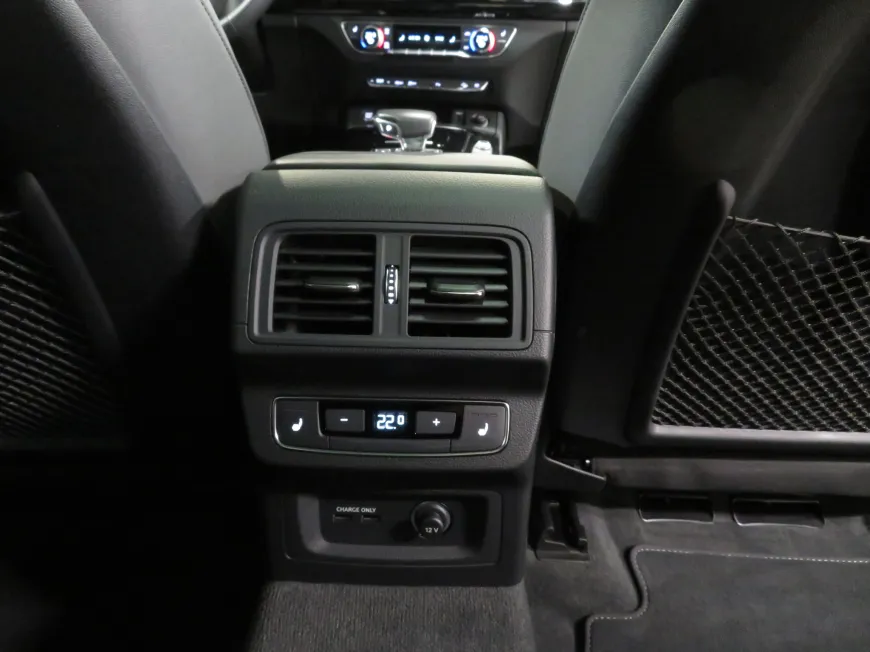 aa Audi Q5 S line quattro 50 TDI