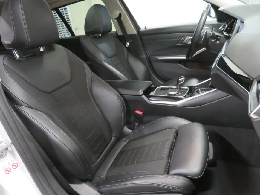 aa BMW 330 D
