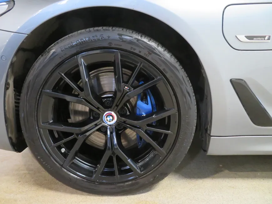 aa BMW 530 e xDrive Touring M-Sportpakett