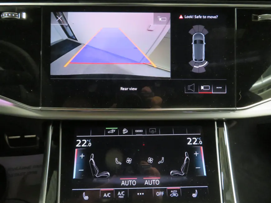 aa Audi Q8 SUV S line 55 TFSI e quattro