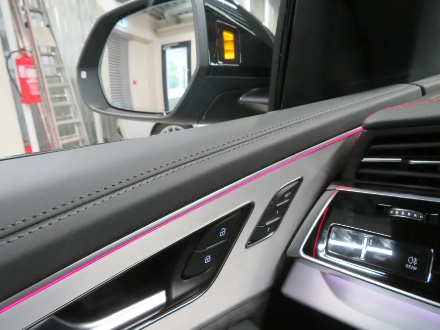 aa Audi Q8 SUV S line 55 TFSI e quattro