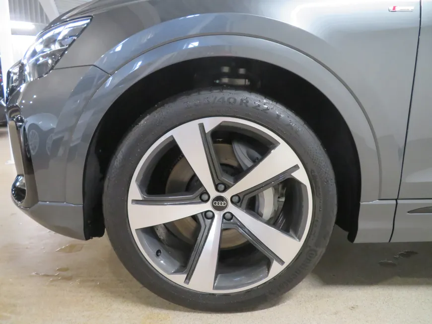 aa Audi Q8 SUV S line 55 TFSI e quattro