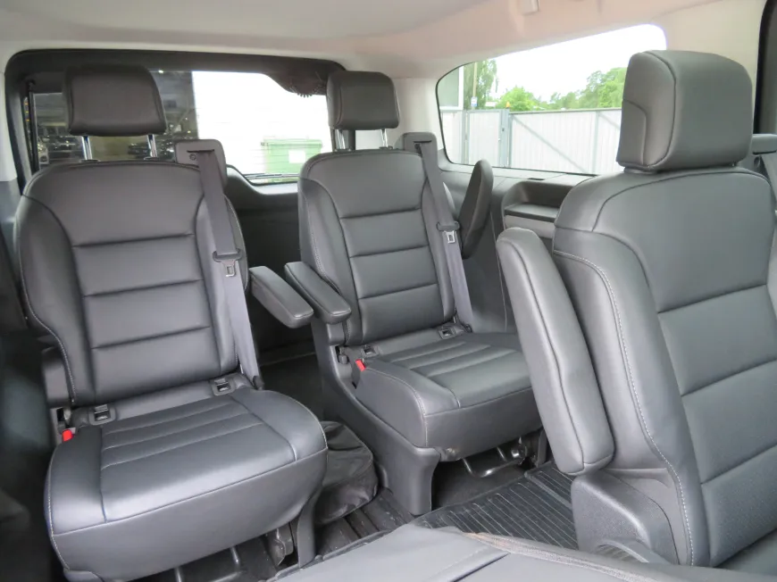 aa Toyota ProAce Verso Long Double side door Executive