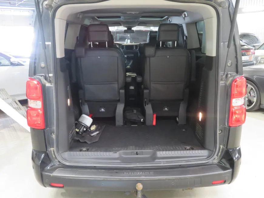 aa Toyota ProAce Verso Long Double side door Executive