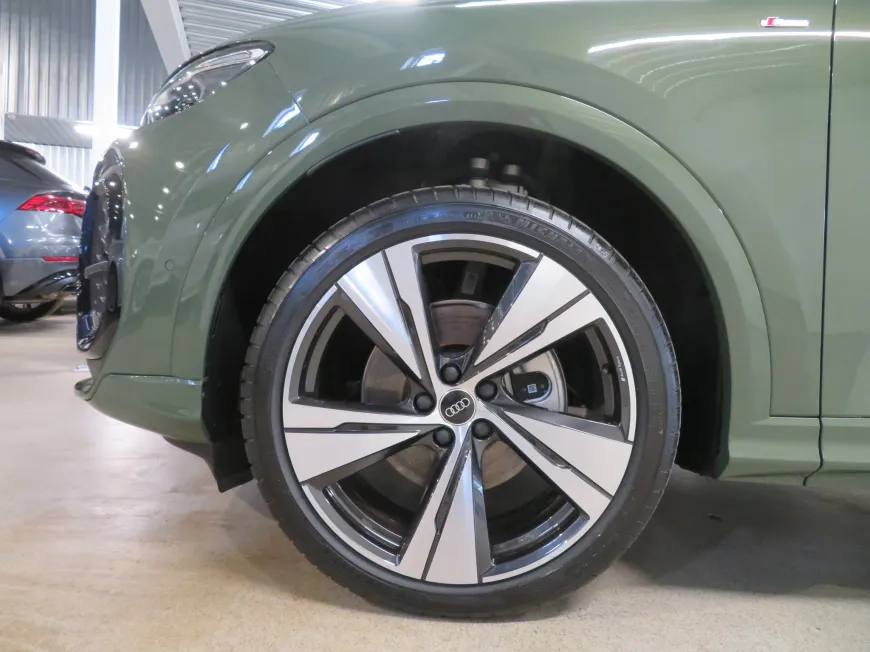aa Audi Q5 SUV S line quattro TDI